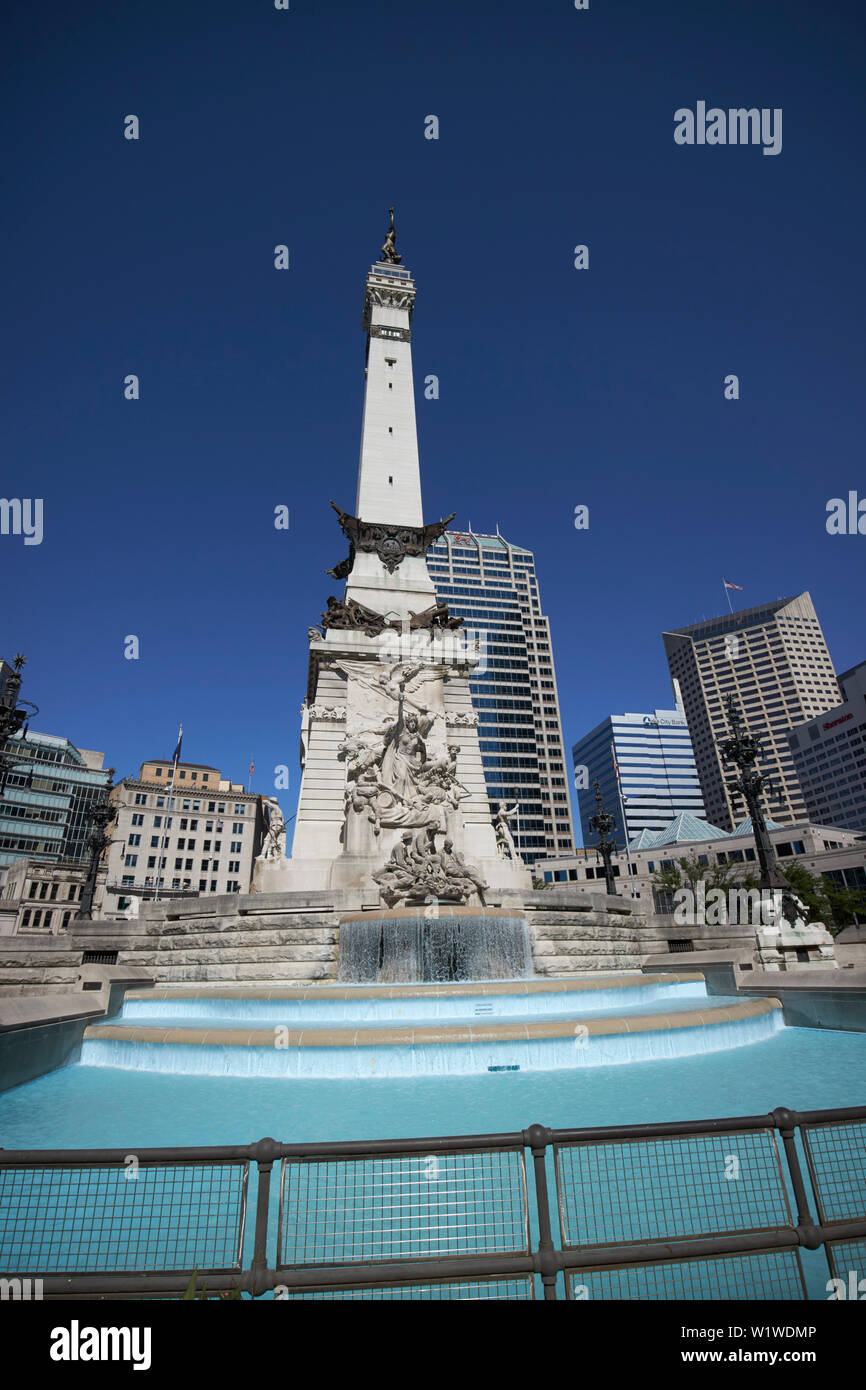 Lo stato dell'Indiana di soldati e marinai monumento in Monument Circle Indianapolis in Indiana USA Foto Stock