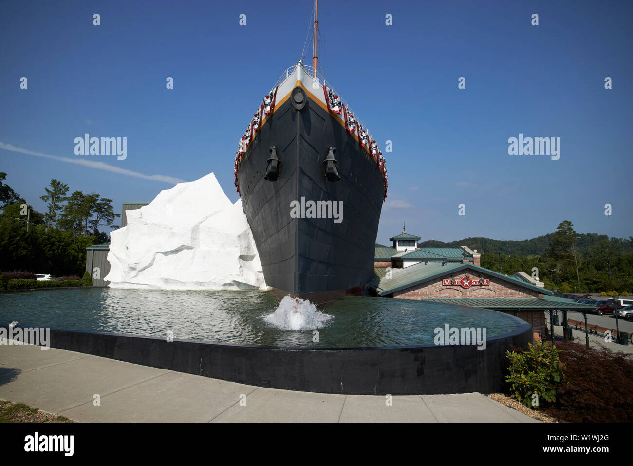 Il Titanic museum attrazione completo di iceberg Pigeon Forge, Tennessee, Stati Uniti d'America Foto Stock