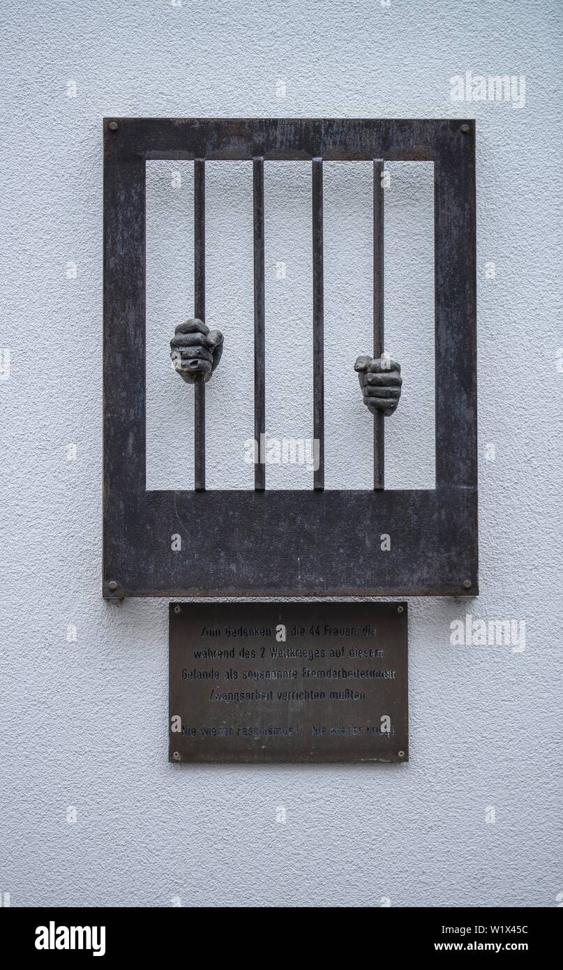 Il lavoro forzato un monumento, Colonia, nella Renania settentrionale-Vestfalia, Germania Foto Stock