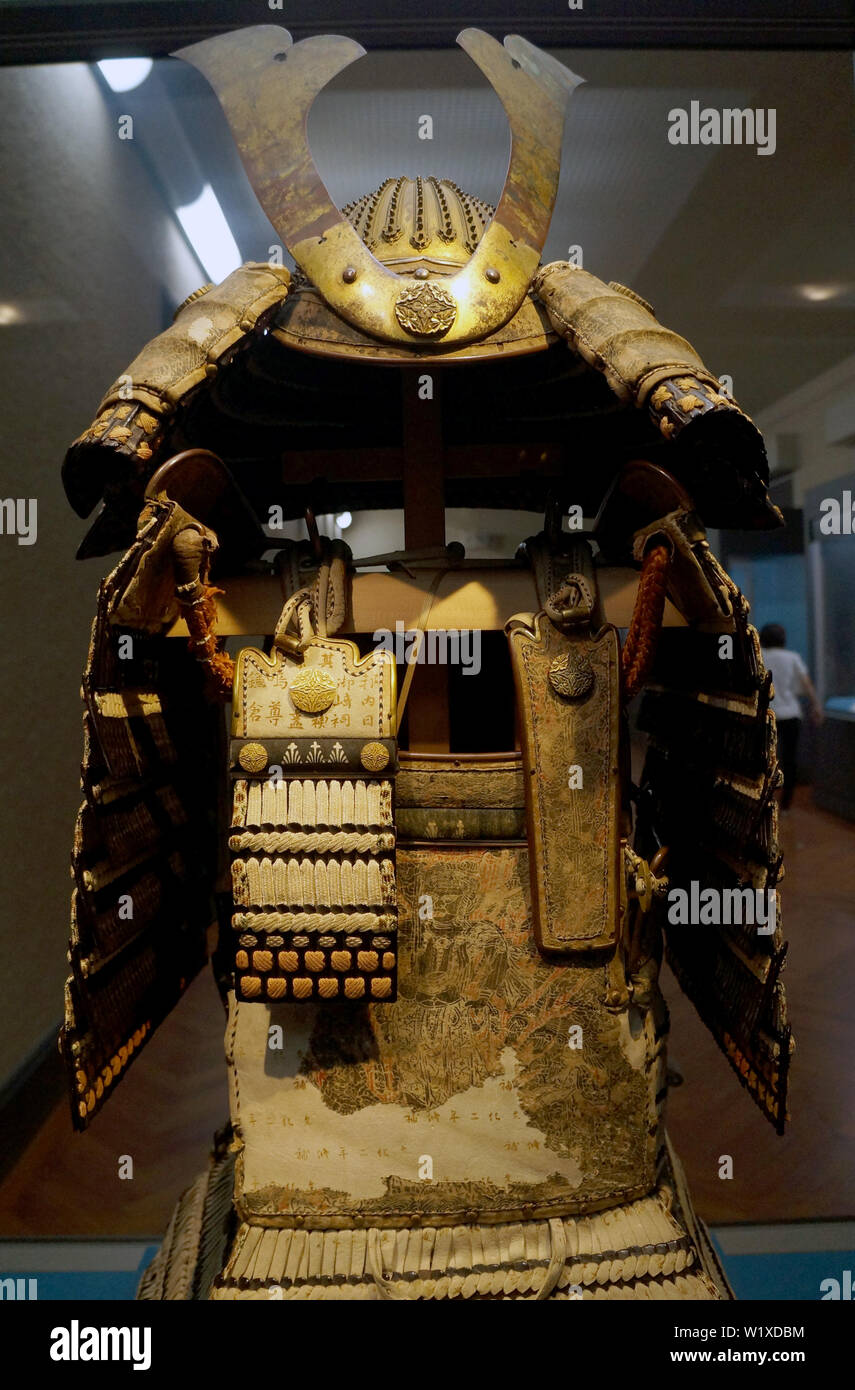 Shira Ito Odoshi no Yoroi, samurai giapponese armor set, periodo Kamakura, xiv secolo Foto Stock