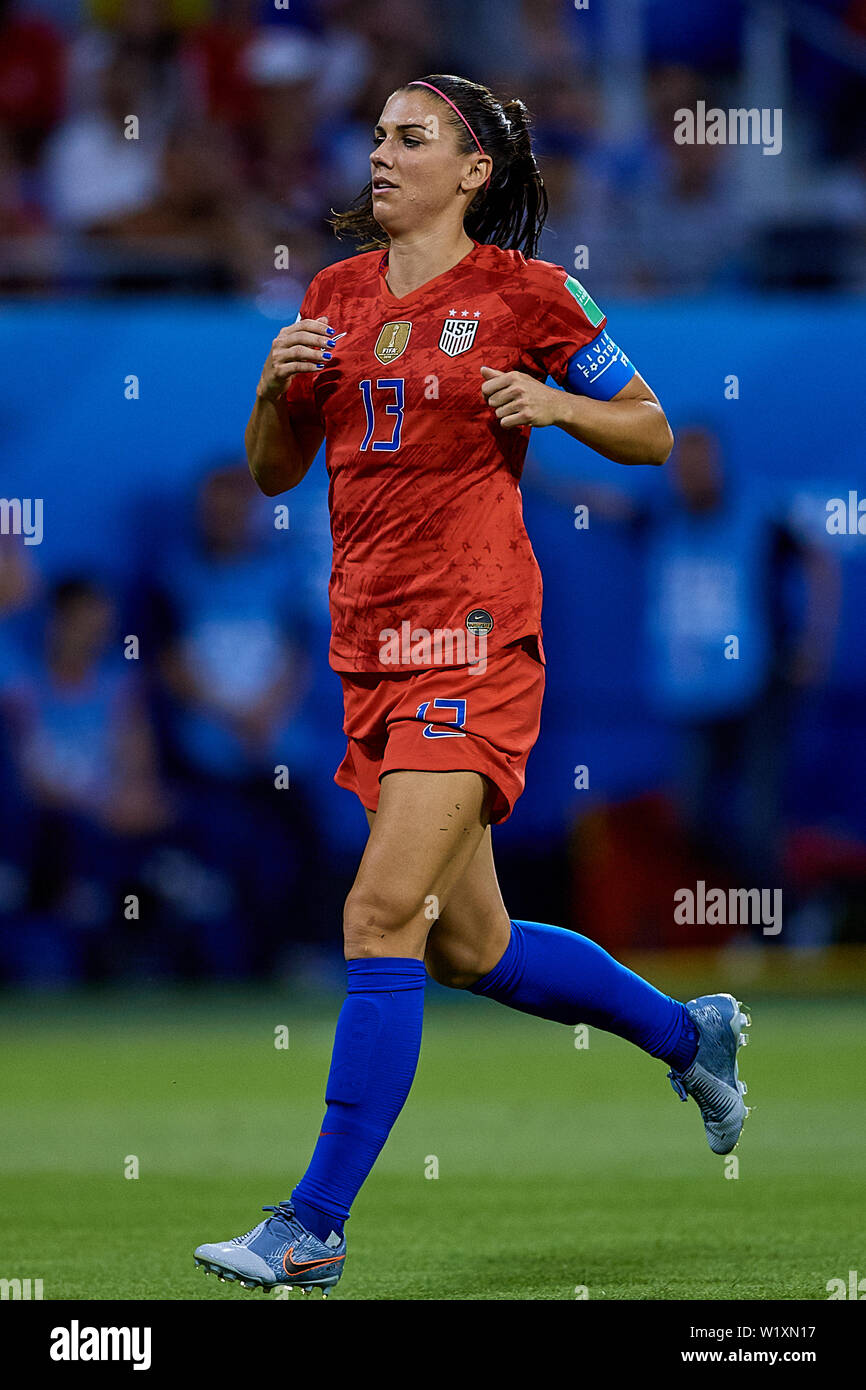 Lione, Francia - Luglio 02: Alex Morgan degli Stati Uniti durante il 2019 FIFA Coppa del Mondo Donne Francia Semi Final match tra Inghilterra e Stati Uniti d'America a Stade de Lyon il 2 luglio 2019 a Lione, in Francia. (Foto di David Aliaga/MB Media) Foto Stock