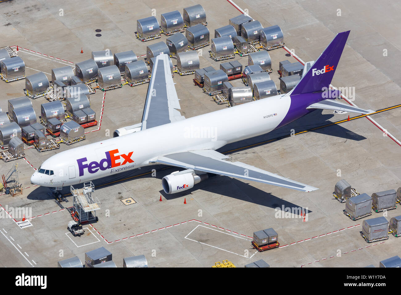 Los Angeles, California - 14 Aprile 2019: vista aerea FedEx Express Boeing 767-300F aereo all'aeroporto di Los Angeles (LAX) negli Stati Uniti. Foto Stock