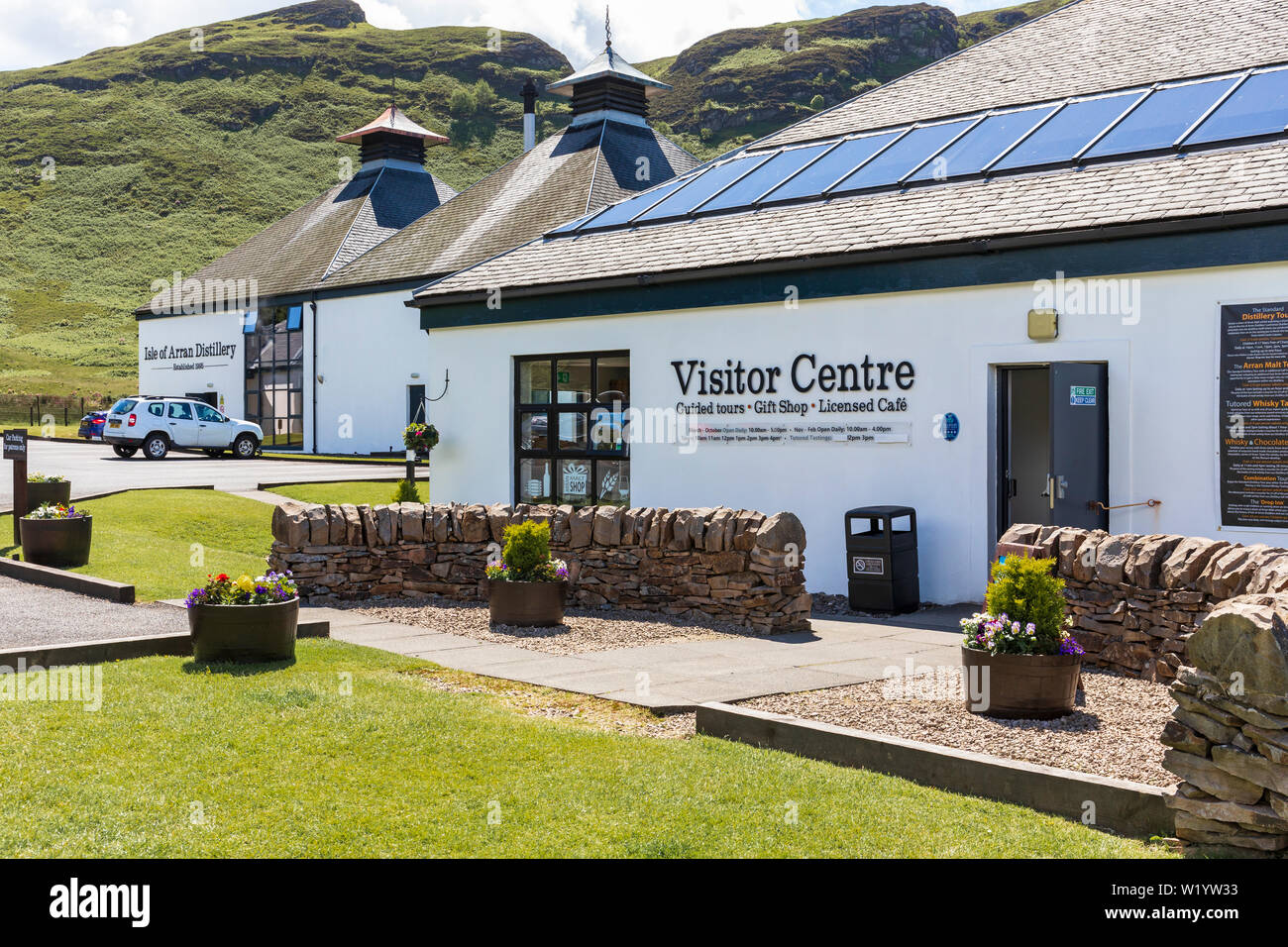 Isola di Arran Distillery, Lochranza, Isle of Arran, Scotland, Regno Unito Foto Stock