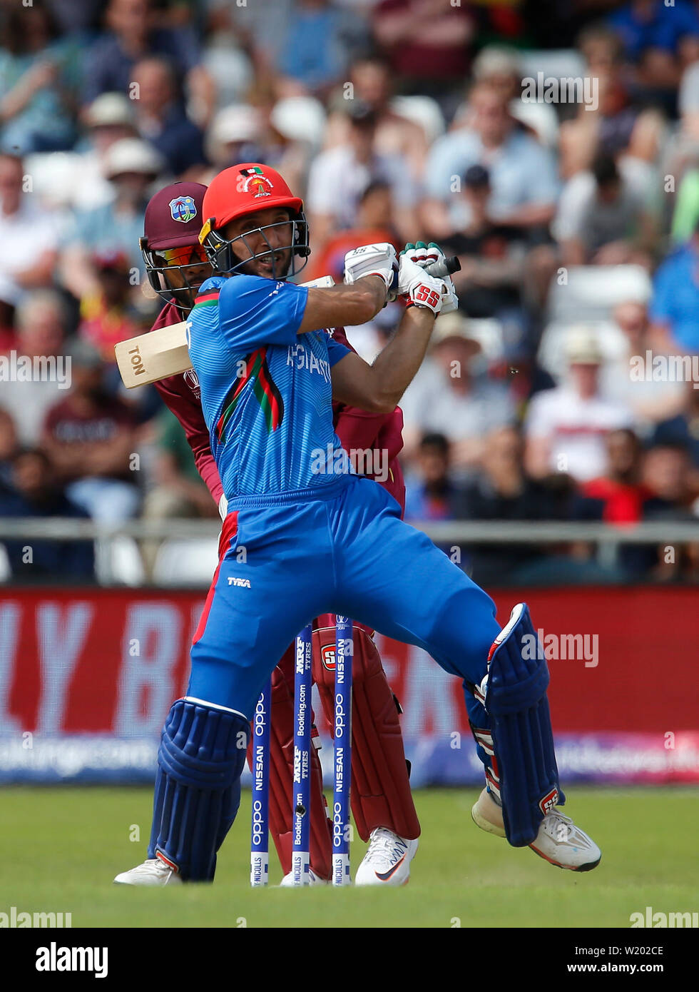 Headingley, Leeds, Regno Unito. 4 Luglio, 2019. ICC di Coppa del Mondo di cricket, Afghanistan versus West Indies; Rahmat Scià dell Afghanistan hits come Afghanistan scendere ad un solido di avviare in risposta alla West Indies punteggio di credito 311-6: Azione Plus sport/Alamy Live News Foto Stock