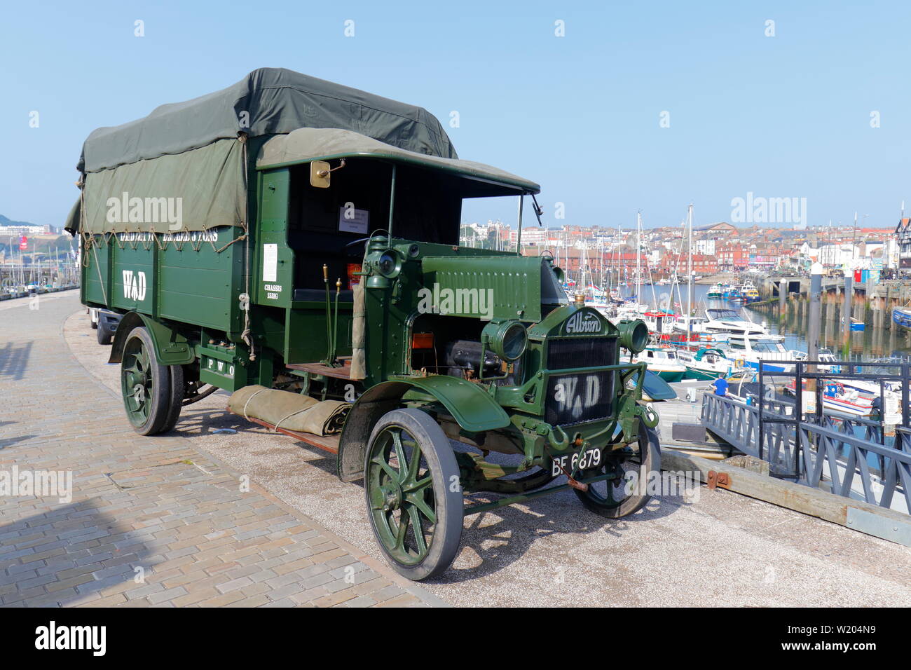 Un 1916 Un10 Albion Troop Carrier sul display durante Scarborough Forze Armate giorno 2019 Foto Stock