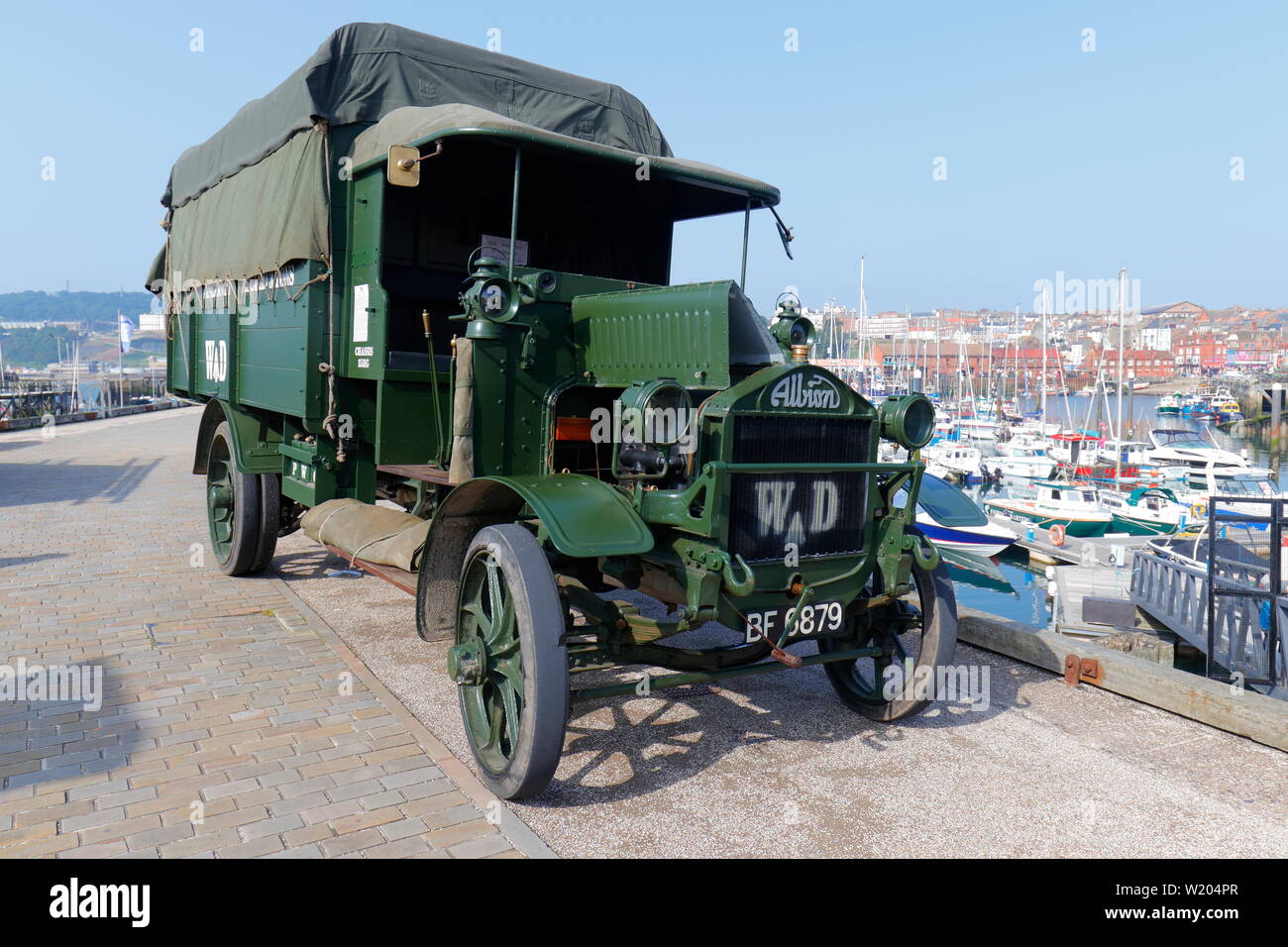 Un 1916 Un10 Albion Troop Carrier sul display durante Scarborough Forze Armate giorno 2019 Foto Stock
