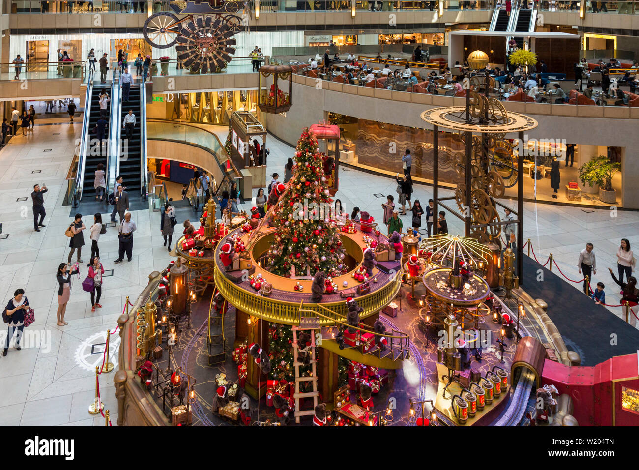 Le decorazioni di Natale all'interno Landmark shopping mall, centrale, Hong Kong SAR, Cina Foto Stock