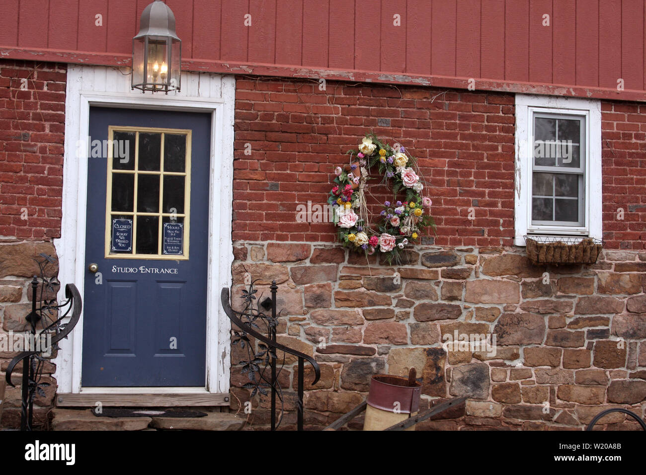 Rustico, decorate Entrata a palazzo in Pennsylvania rurale, STATI UNITI D'AMERICA Foto Stock