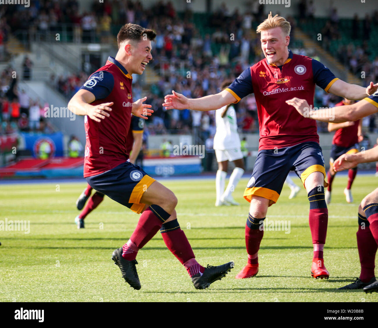 CARDIFF, Regno Unito. 4 luglio 2019. La Giordania Lam e Evans di Cardiff ha incontrato FC celebrare la lam obiettivo in Europa League a Cardiff International Sports Stadium. © foto Matteo Lofthouse - Fotografo freelance Credito: Matteo Lofthouse/Alamy Live News Foto Stock