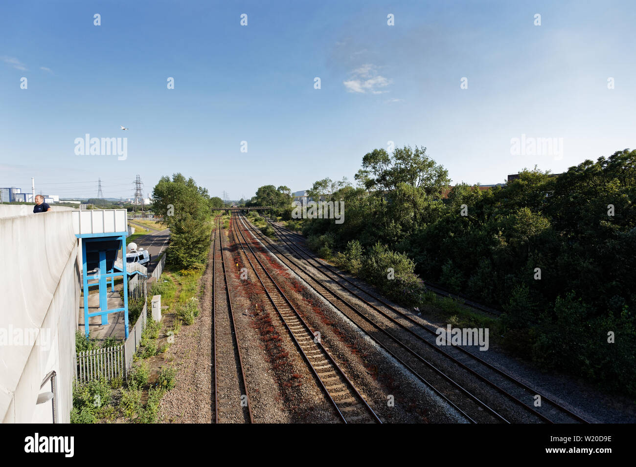 Margam, Wales, Regno Unito. 3 Luglio, 2019. Le piste dove il treno a filamento si trova nei pressi di Margam nel Galles del Sud, Regno Unito. Mercoledì 03 Luglio 2019 Re: due lavoratori ferroviari sono morti dopo essere stato colpito da un treno passeggeri tra Port Talbot Parkway e stazioni di Bridgend, nel Galles del Sud, Regno Unito. La coppia sono stati colpiti nei pressi di Margam da Swansea a Londra Paddington in treno a circa 10am. Esse sono state pronunciate morti alla scena e una terza persona è stata trattata per urti, ma non è stato ferito. Credito: ATHENA AGENZIA IMMAGINE LTD/Alamy Live News Foto Stock