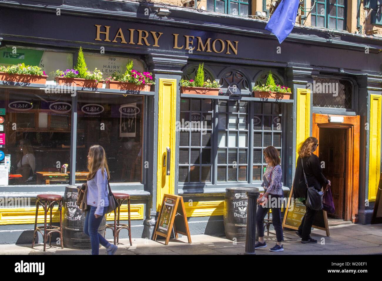 Il peloso Pub di limone sulla parte inferiore di Stephen Street Dublin city. Foto Stock