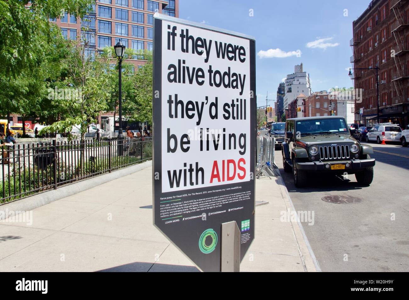 Installazione d arte impatto visivo al di fuori di New York City Aids Memorial Foto Stock