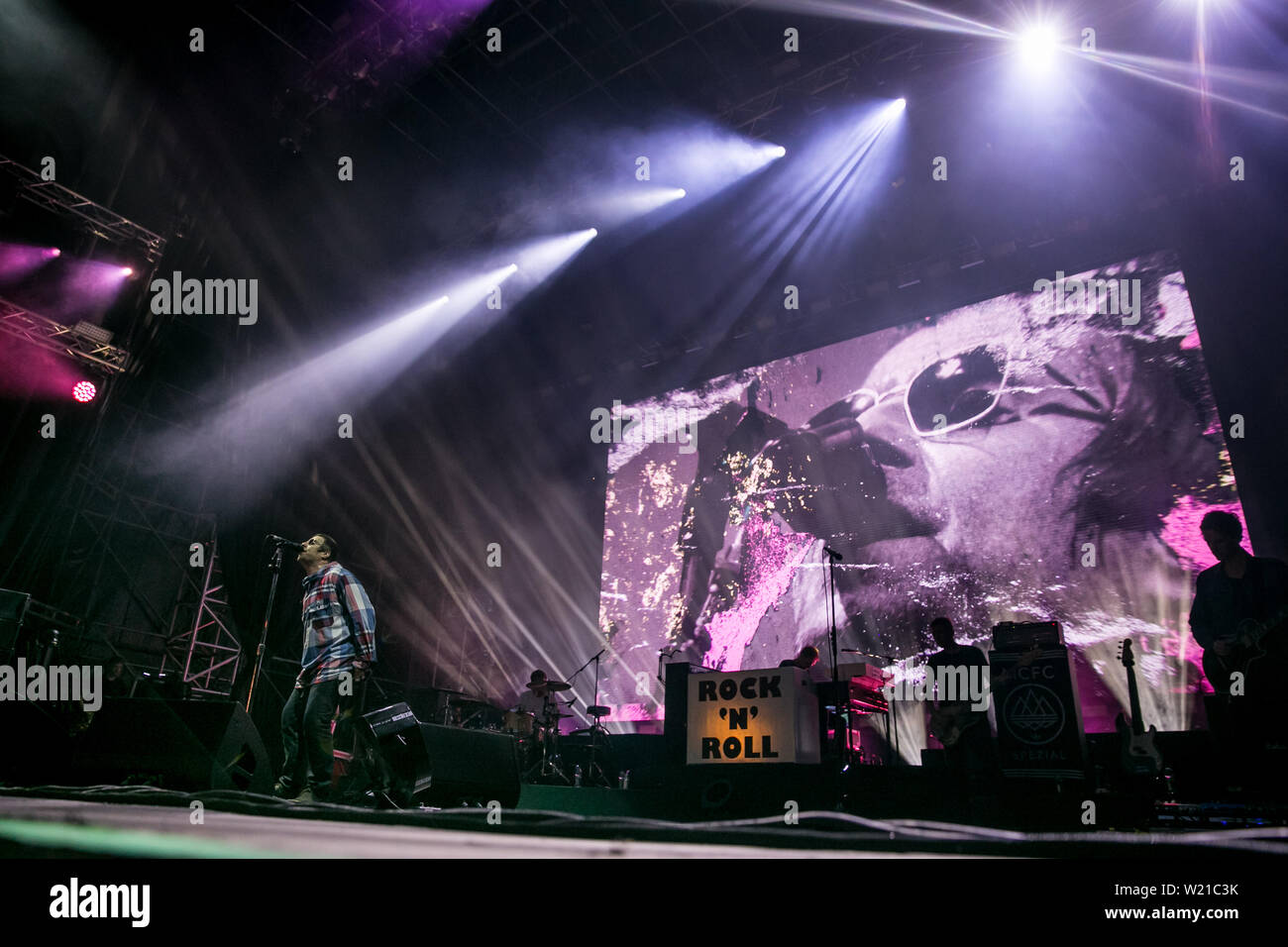 Liam Gallagher si esibisce dal vivo in Italia durante il festival di collisioni a Barolo Foto Stock