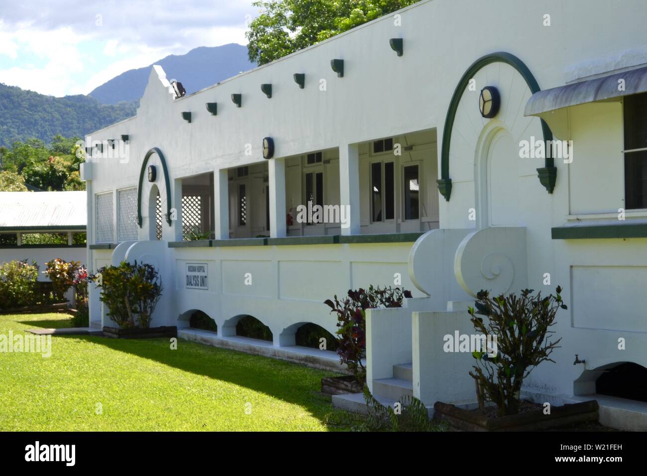 Veranda profonda attraverso la parte anteriore del Mossman ospedale regionale del paese del Nord del Queensland in Australia Foto Stock