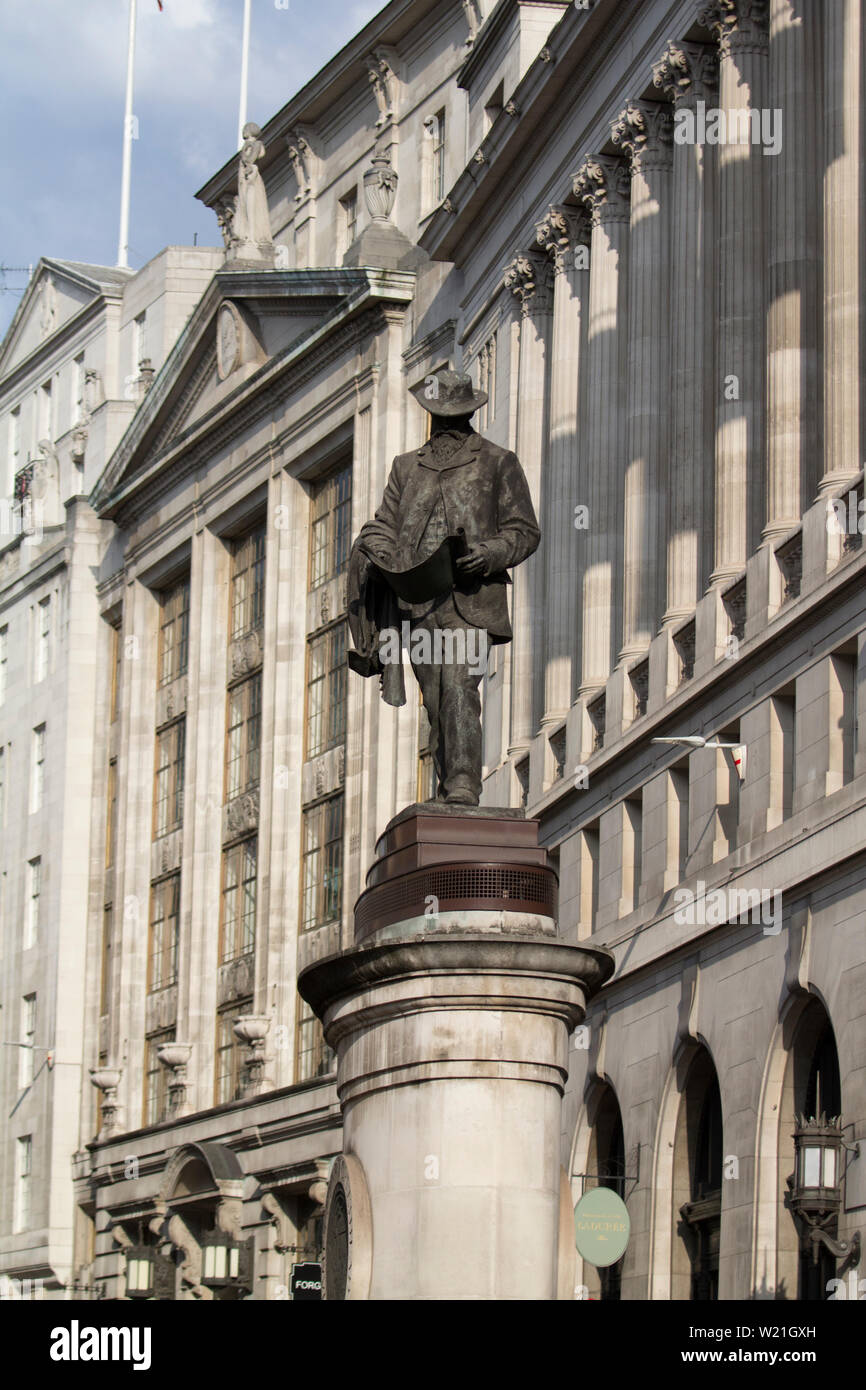 Statua di James Henry Greathead, progettato da James Butler, al di fuori del Royal Exchange, Cornhill London Foto Stock