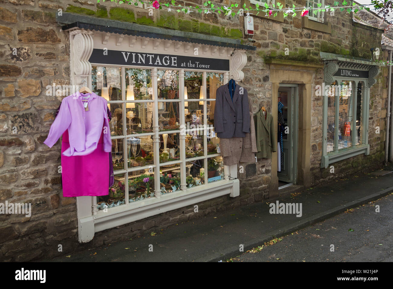 Vintage presso la Torre,negozio di abbigliamento in  Corbridge,l'Inghilterra,UK Foto stock - Alamy