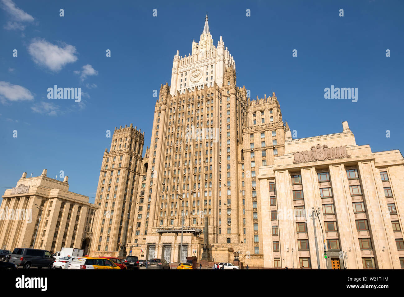 Mosca, Russia - 6 Maggio 2019: alto edificio del Ministero degli Affari esteri della Russia. Smolenskaya-Sennaya Square, 32/34 su una giornata di primavera Foto Stock