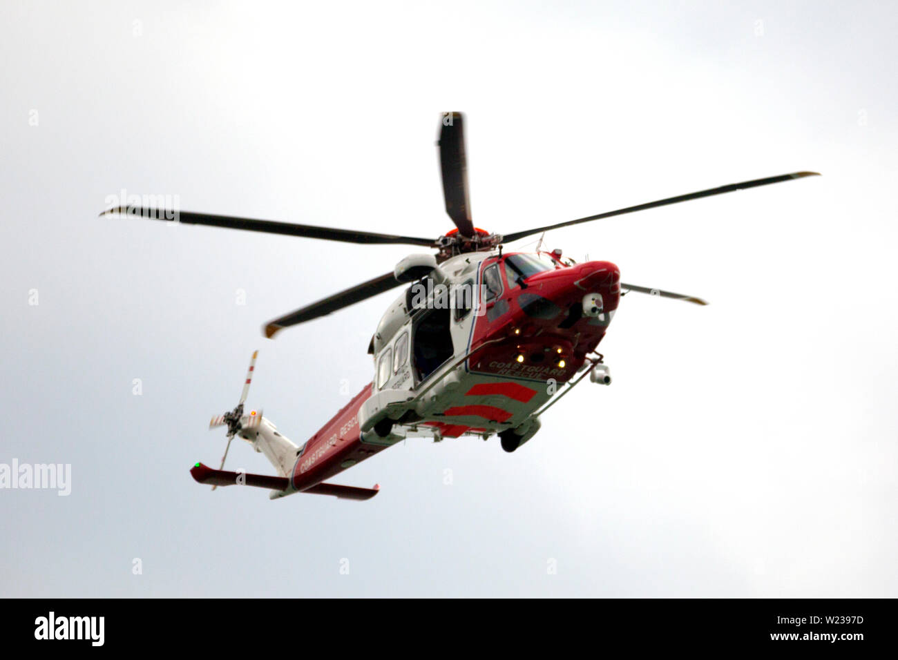 L'aria,mare,salvataggio,elicottero,l'Solent,Cowes,Isle of Wight,l'Inghilterra,UK, Foto Stock