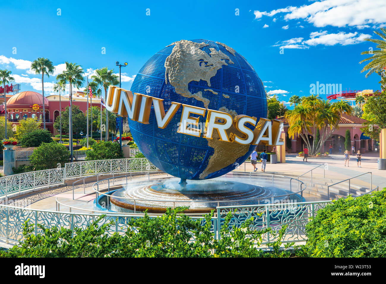 Il famoso Globo universale per gli Universal Studios Florida theme park. Vista notturna. Universal a piedi. Florida. Orlando. Stati Uniti d'America. Foto Stock