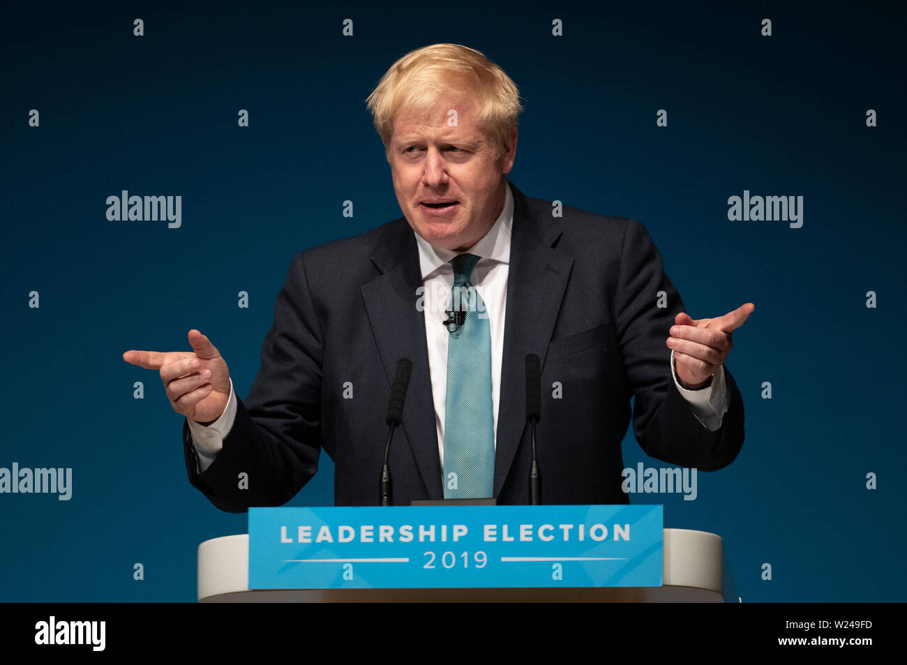 Direzione del partito conservatore contender Boris Johnson sul palco durante un Tory leadership hustings presso la Sala da Concerti di Perth, Perth. Foto Stock