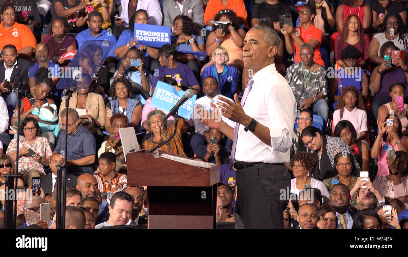 Stati Uniti d'America, Florida, 20 ottobre 2016: il Presidente degli Stati Uniti Barack Obama incontro con gli studenti della Florida università Memorial. Foto Stock