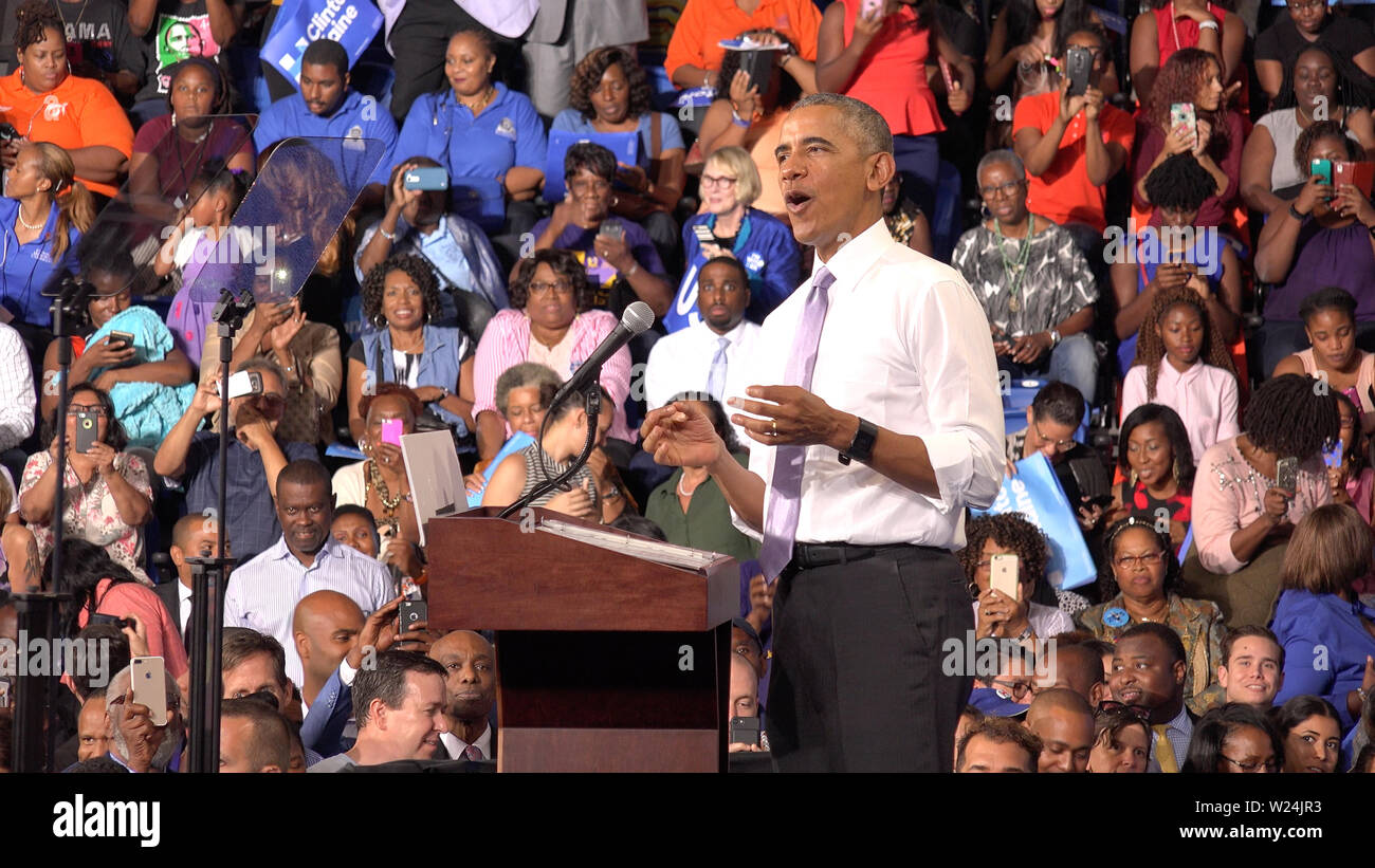 Stati Uniti d'America, Florida, 20 ottobre 2016: il Presidente degli Stati Uniti Barack Obama incontro con gli studenti della Florida università Memorial. Foto Stock