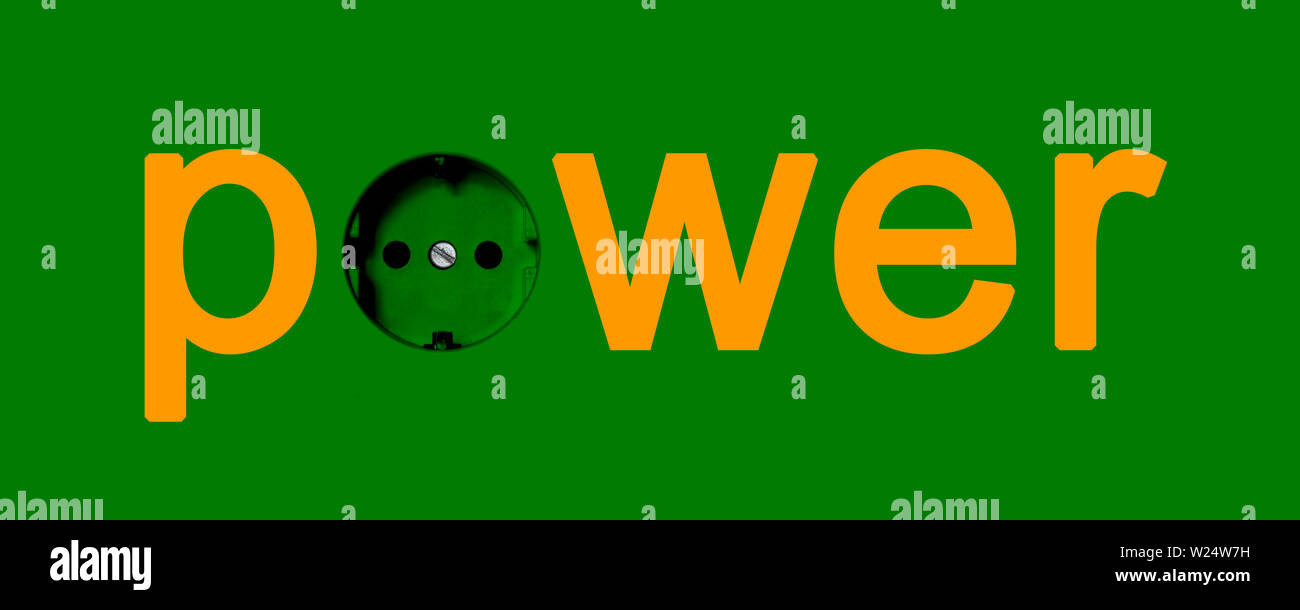 Green Power elettricità ecologica concetto: potenza di parola con un Green Power Socket come lettera O Foto Stock