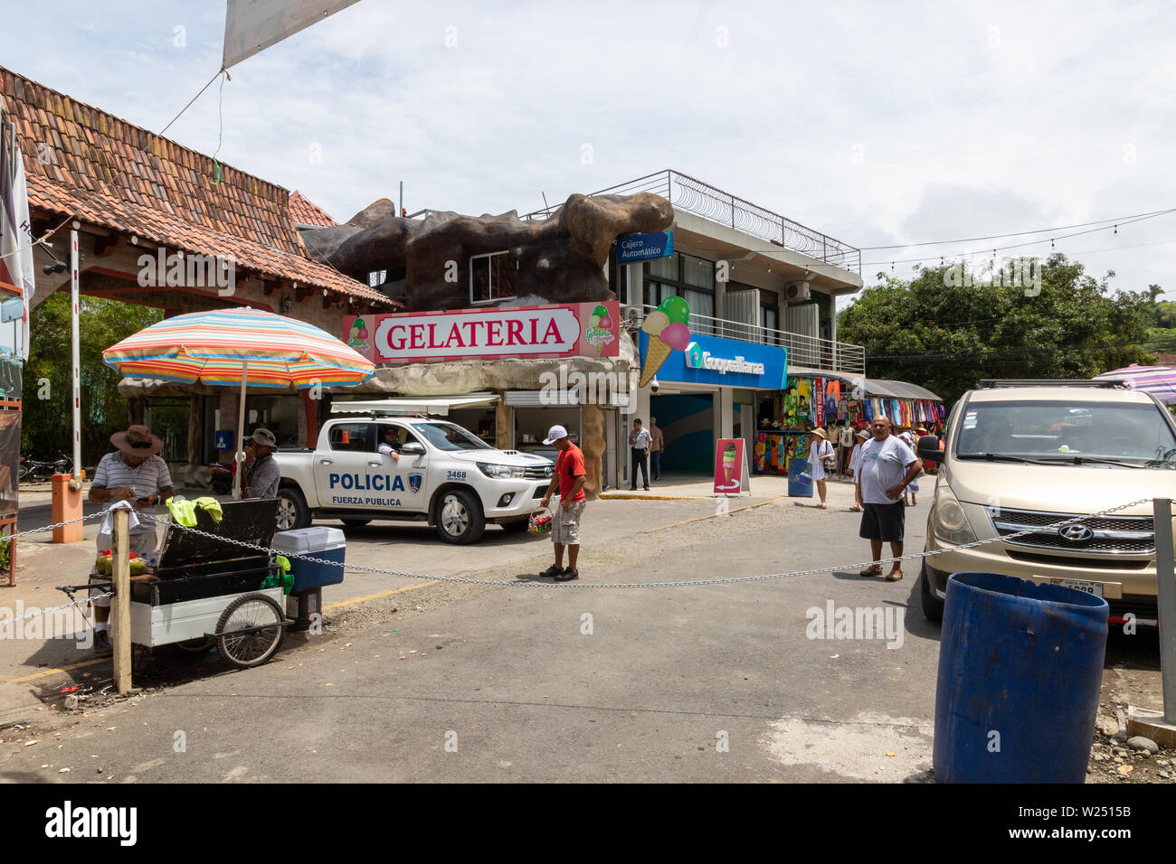 Negozi nei dintorni parco nazionale Manuel Antonio, un popolare Wildlife Refuge situato sulla costa Pacifica del Costa Rica, appena a sud della città di Quepos Foto Stock