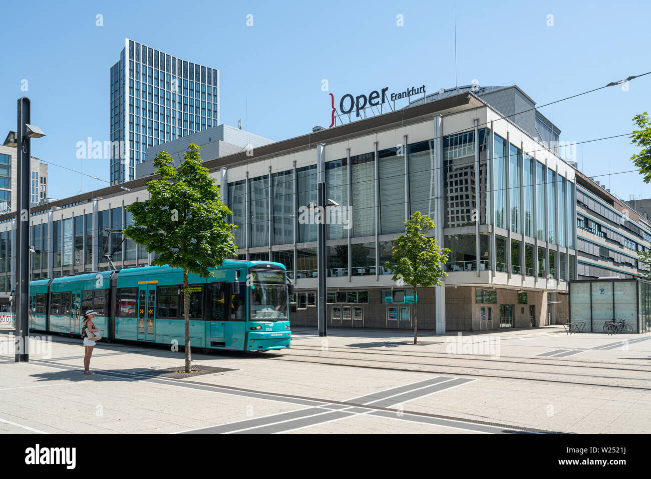 Francoforte, Germania. Luglio 2019. La vista esterna dell'Oper Frankfurt palace Foto Stock