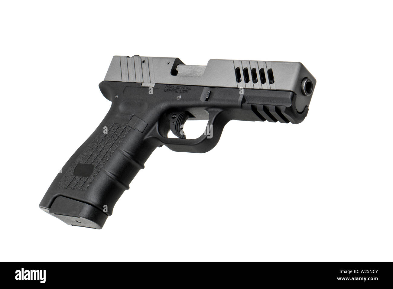 Moderno nero-grigio isolare pistola su sfondo bianco. Pistola semi-automatica Foto Stock
