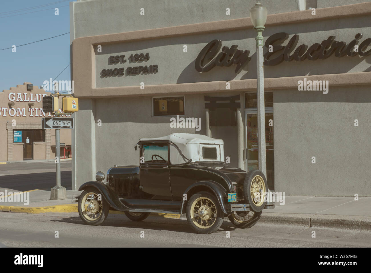 Vintage modello Ford un parcheggiato su una strada in Gallup Mew Messico Foto Stock