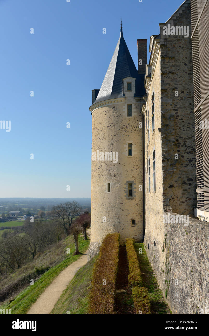 Tenere del castello di Sainte-Sauzanne, classificato in uno dei più bei villaggi, città fortificata nel dipartimento della Mayenne, Pays-de-la-regione della Loira Foto Stock