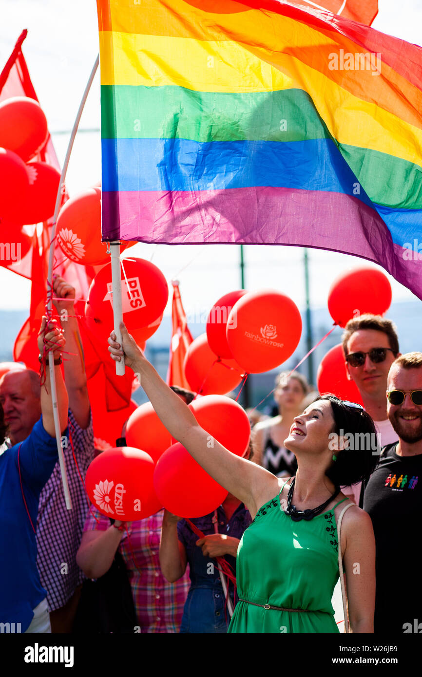 Budapest, Ungheria. 6 Luglio, 2019. Migliaia di persone celebrano il Budapest Pride marzo richieste per una migliore i diritti e la parità. Budapest Pride è una serie di eventi LGBTQ in Budapest, Ungheria. Credito: Zoltan Galantai / Alamy Live News Foto Stock