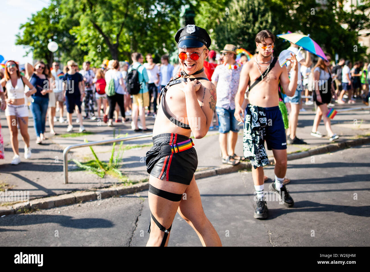 Budapest, Ungheria. 6 Luglio, 2019. Migliaia di persone celebrano il Budapest Pride marzo richieste per una migliore i diritti e la parità. Budapest Pride è una serie di eventi LGBTQ in Budapest, Ungheria. Credito: Zoltan Galantai / Alamy Live News Foto Stock