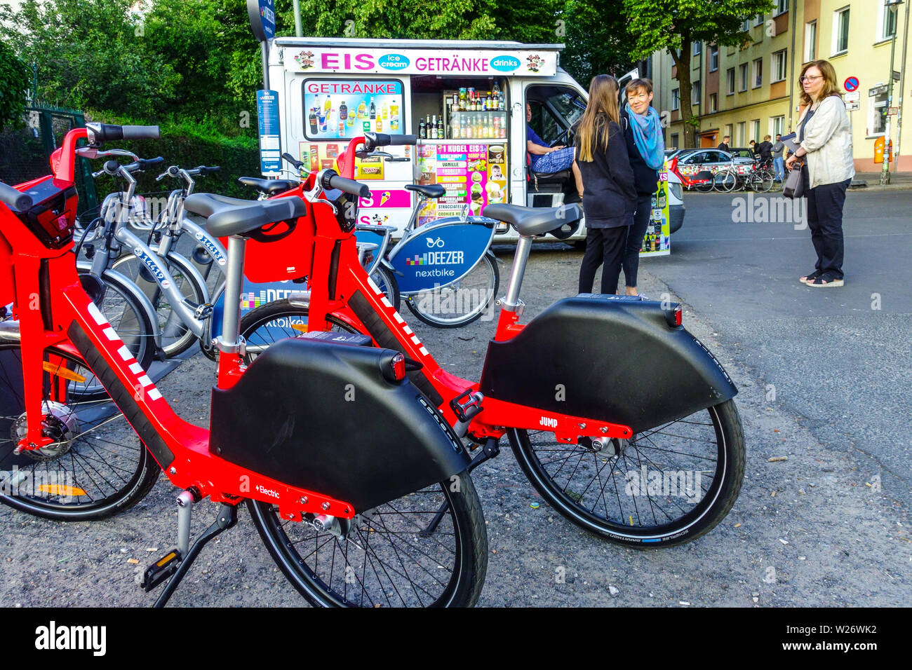 Noleggio bici elettriche da Uber, Berlino Germania Foto Stock