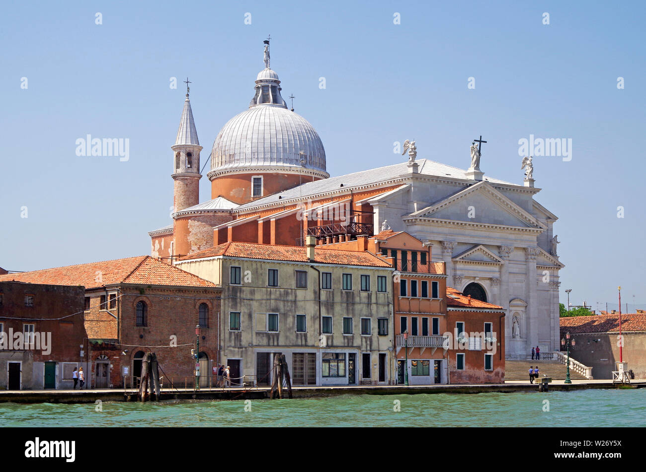 Costruito su una propria piccola isola situata di fronte a Piazza San Marco a Venezia, Italia. Andrea Palladio la chiesa di San Giorgio Maggiore Foto Stock