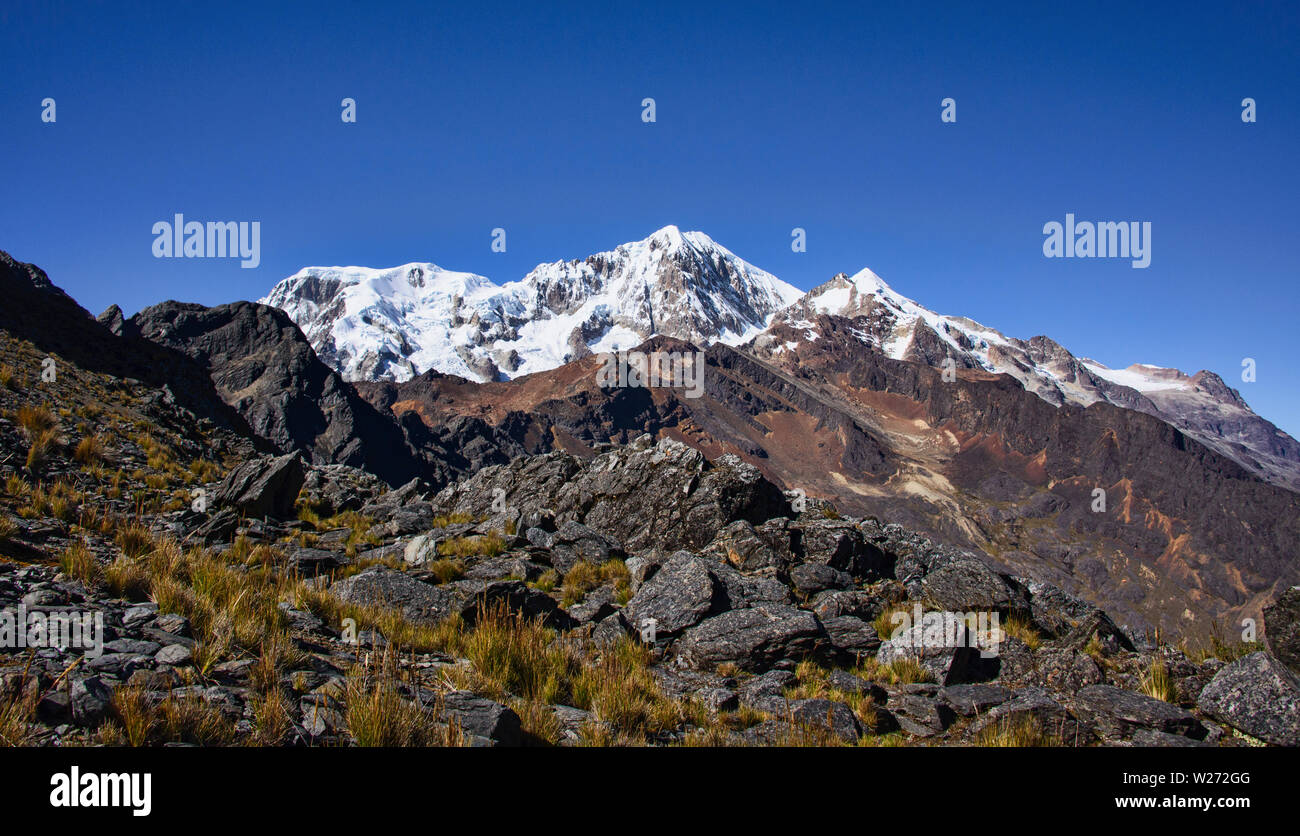 Attraversando l'Abra Illampu Pass, Cordillera Real traversa, Bolivia Foto Stock