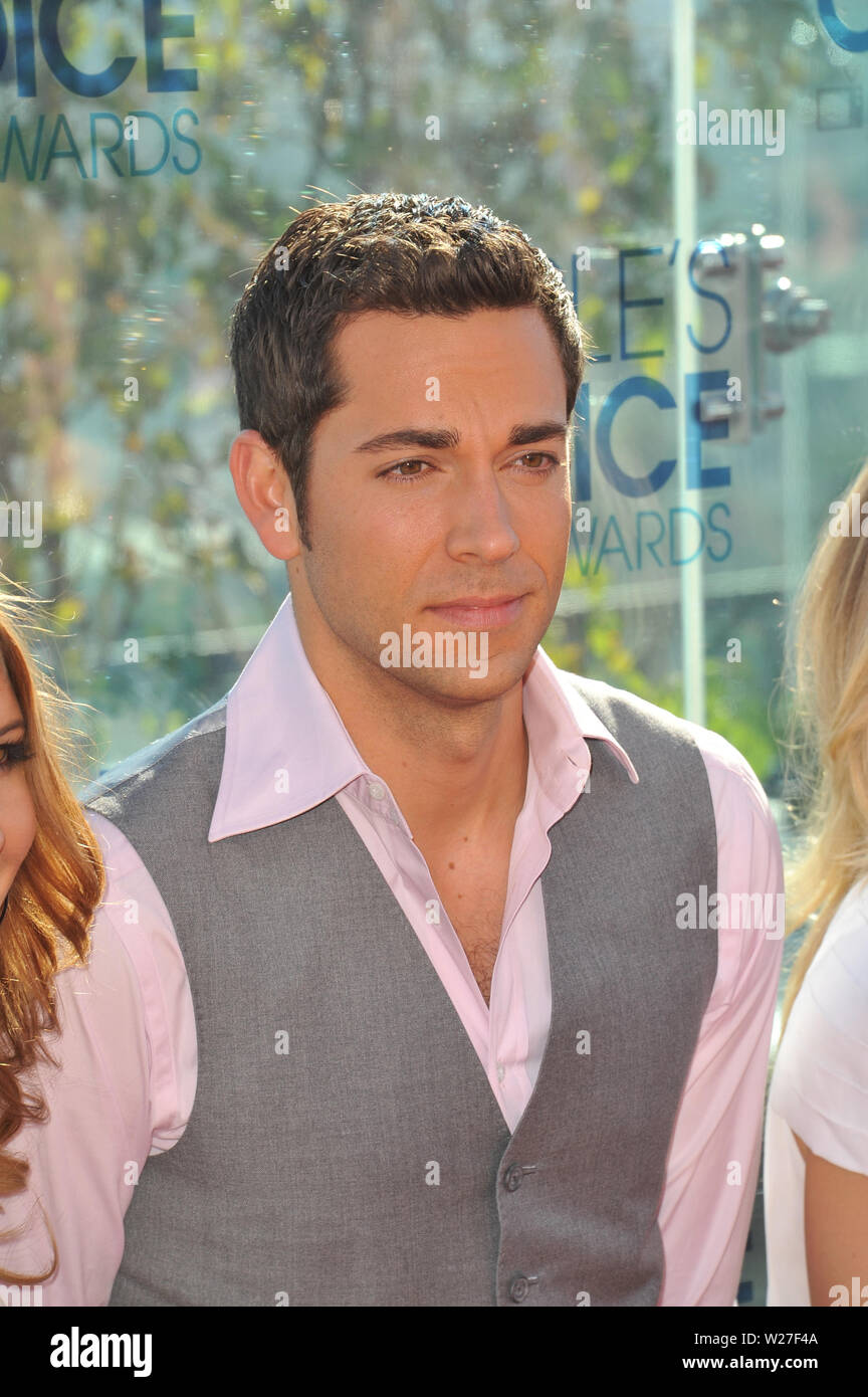 LOS ANGELES, CA. 09 novembre 2010: Zachary Levi presso l annuncio di candidature per il 2011 People's Choice Awards presso il London West Hollywood Hotel. © 2010 Paul Smith / Featureflash Foto Stock