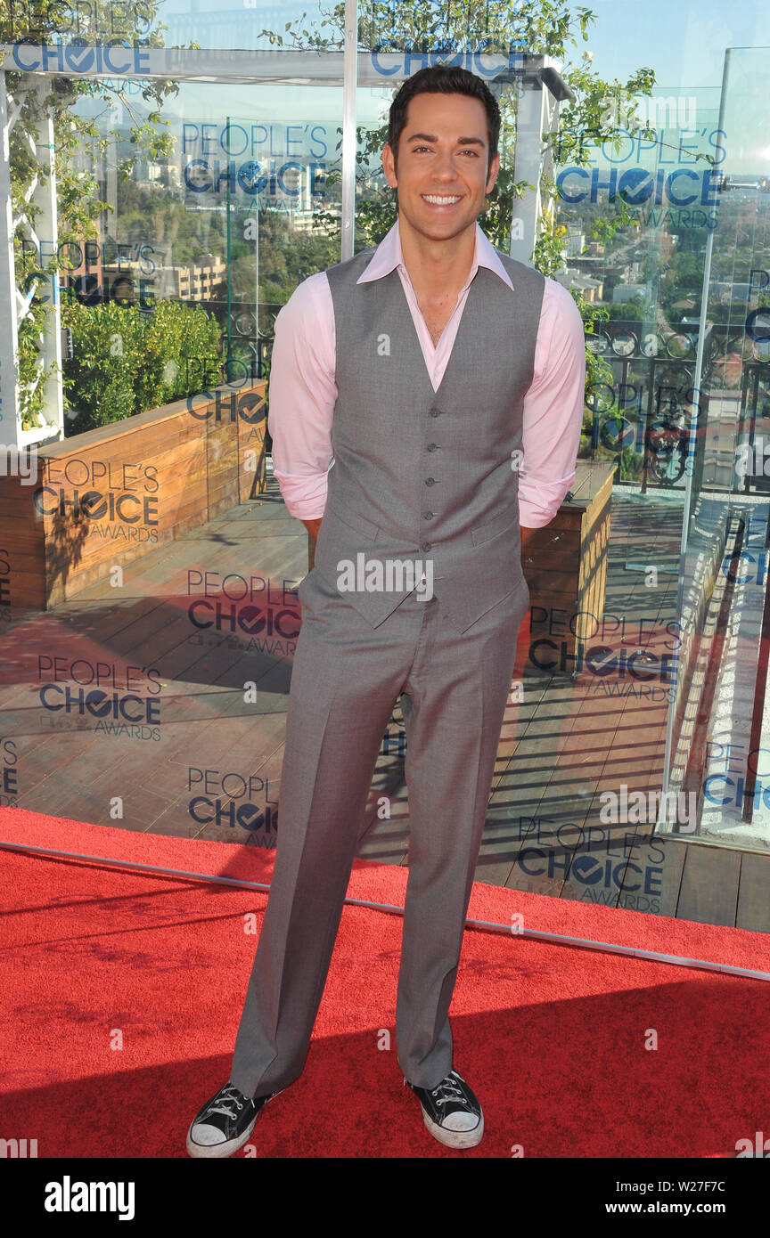 LOS ANGELES, CA. 09 novembre 2010: Zachary Levi presso l annuncio di candidature per il 2011 People's Choice Awards presso il London West Hollywood Hotel. © 2010 Paul Smith / Featureflash Foto Stock