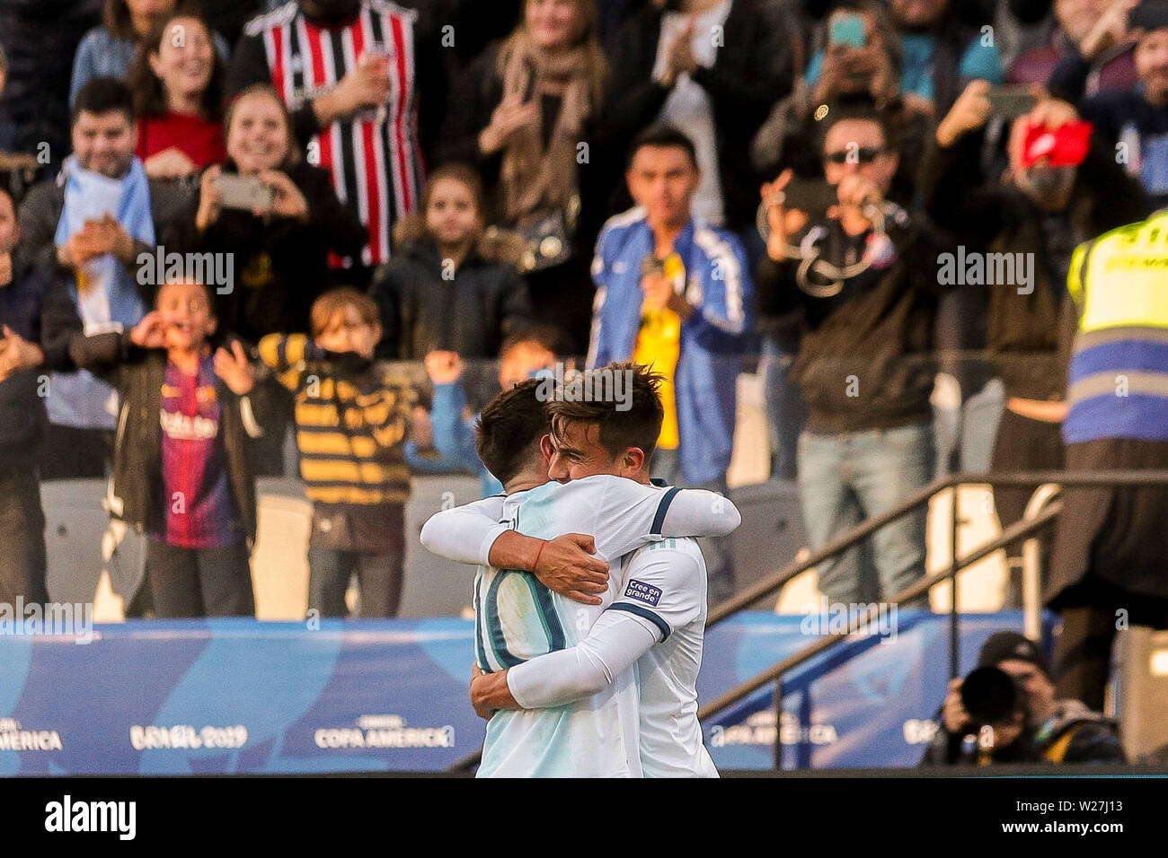 6 luglio 2019, Corinzi Arena Stadium, Sao Paulo, Brasile; Copa America international football, 3a-4a playoff finali, Argentina contro il Cile; Paulo Dybala Argentina celebra il suo obiettivo per 2-0 in 22 minuti di gioco Foto Stock