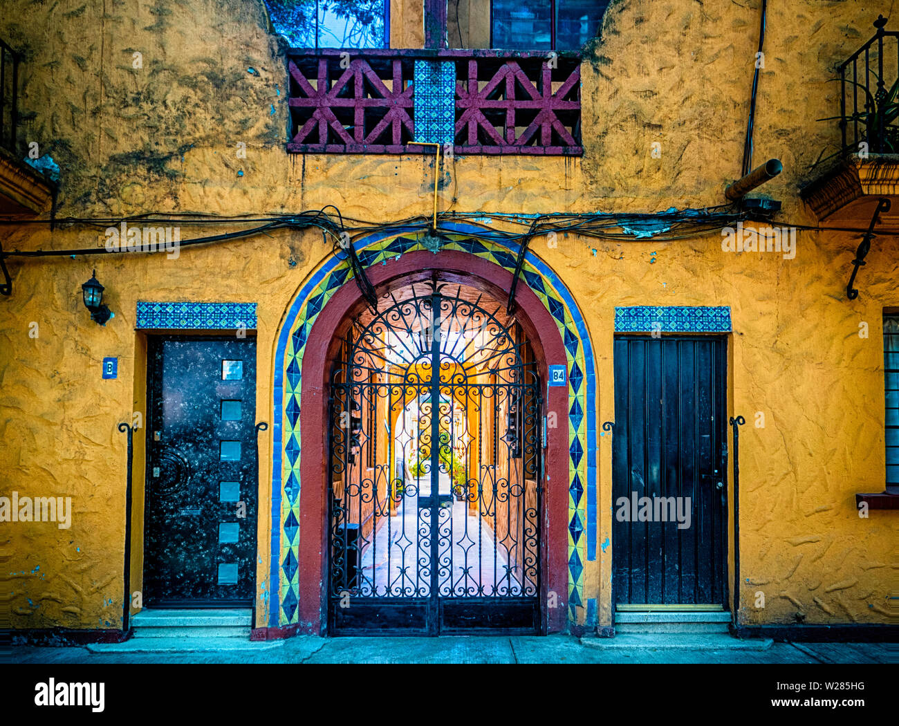 Edificio colorato in Colonia Roma, Città del Messico DF Foto Stock