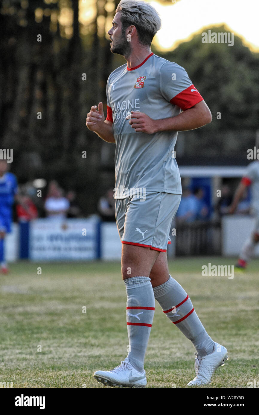 Swindon, Wiltshire, Regno Unito, città di Swindon 7 luglio 2019 Dion Conroy giocando a calcio a supermarine Fc cordiale nella nuova via grigio per kit Foto Stock