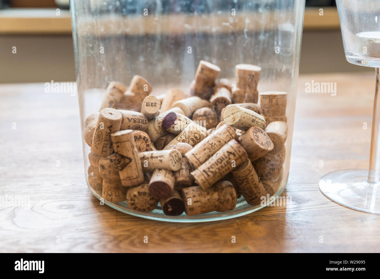 Tappi sughero bicchiere grande immagini e fotografie stock ad alta  risoluzione - Alamy