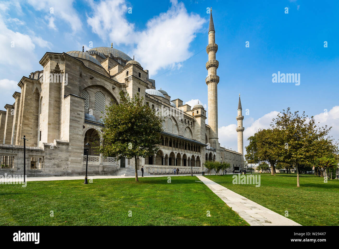 La Moschea di Suleymaniye è la seconda più grande moschea di Istanbul. Esso è stato commissionato dal sultano Solimano il Magnifico nel 1550. Foto Stock