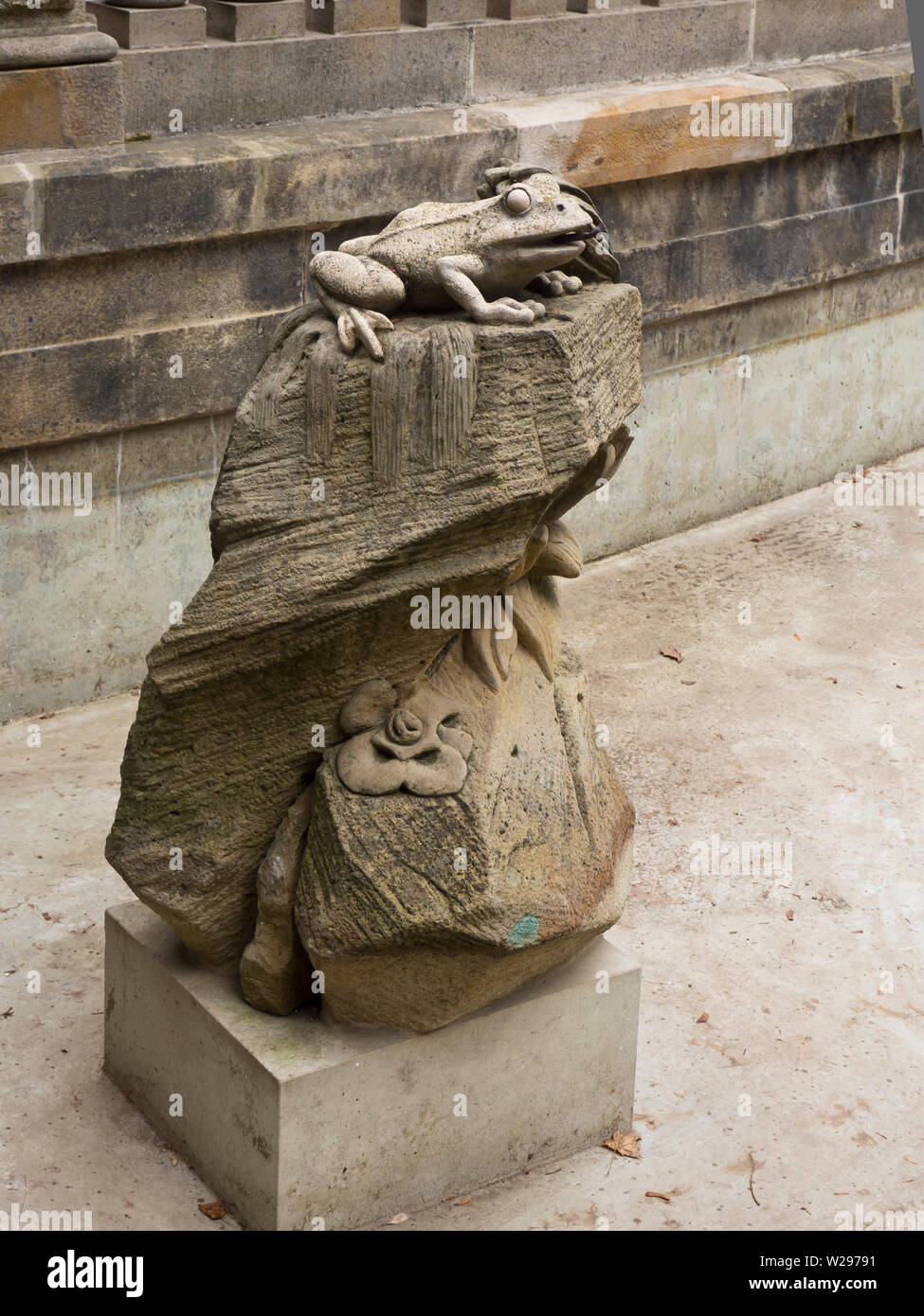 La grotta, uno stile art nouveau fontana in costruzione Havlíčkovy sady, il Havlicek giardini a Praga nella Repubblica ceca la scultura dettaglio Foto Stock
