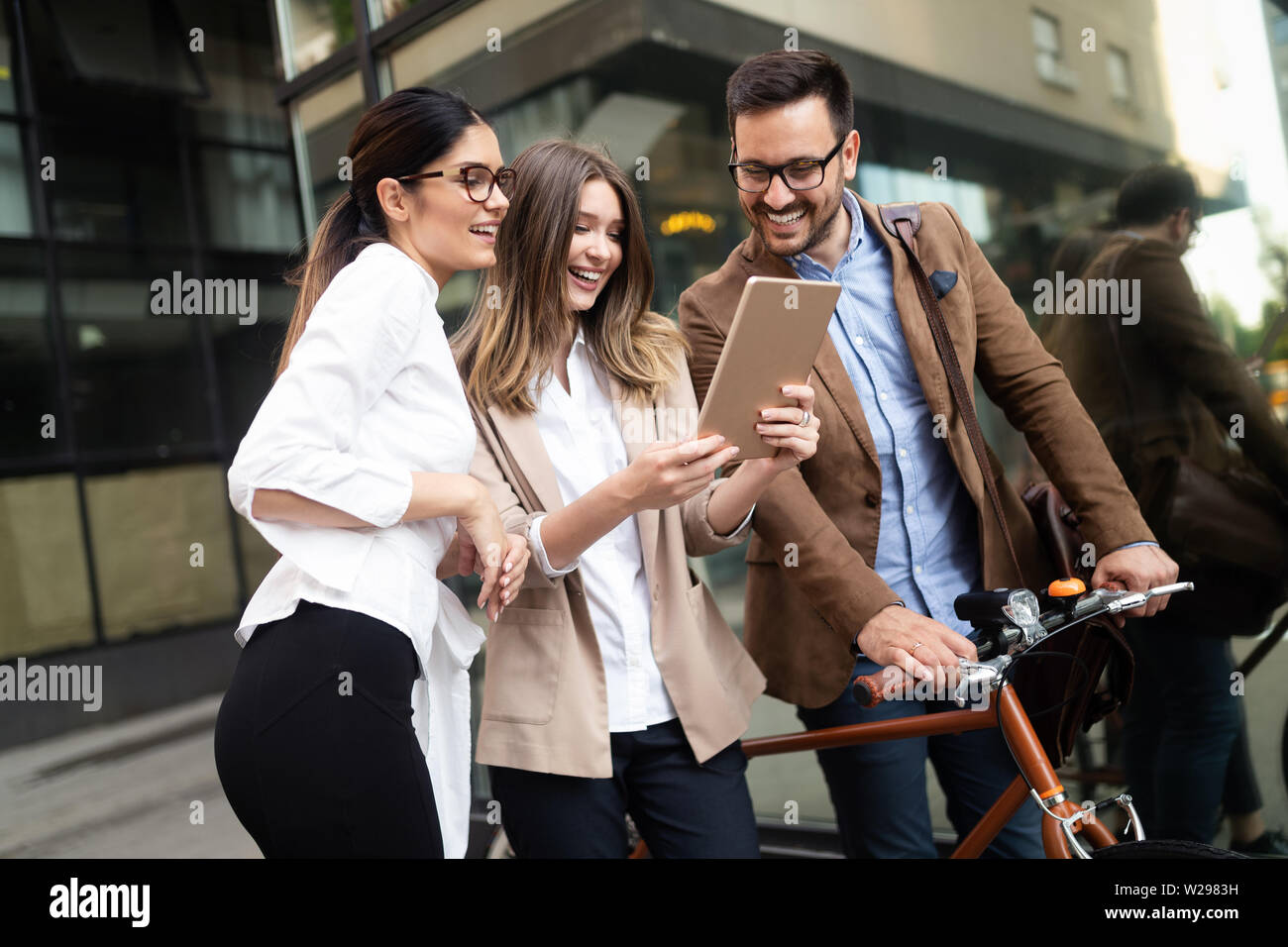 Il team di Business dispositivo digitale tecnologia concetto di collegamento Foto Stock