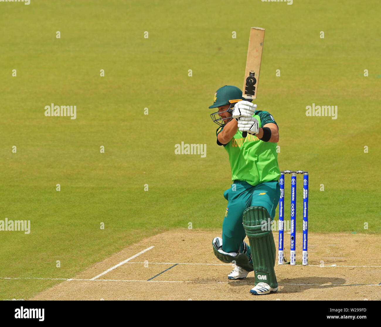 MANCHESTER, Inghilterra. 06 Luglio 2019: Aiden Markram del Sud Africa colpisce la palla per quattro piste durante l'Australia v Sud Africa, ICC Cricket World Cup Match, a Old Trafford, Manchester, Inghilterra. Foto Stock