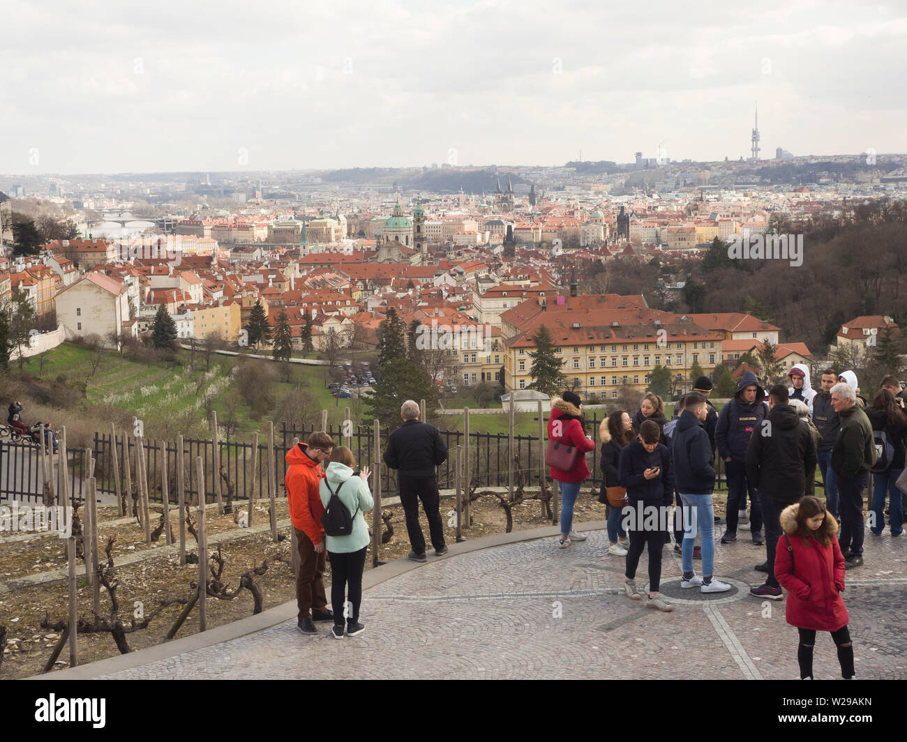 Panorama di Praga Repubblica Ceca, sul fianco di una collina al di fuori del Monastero di Strahov Foto Stock