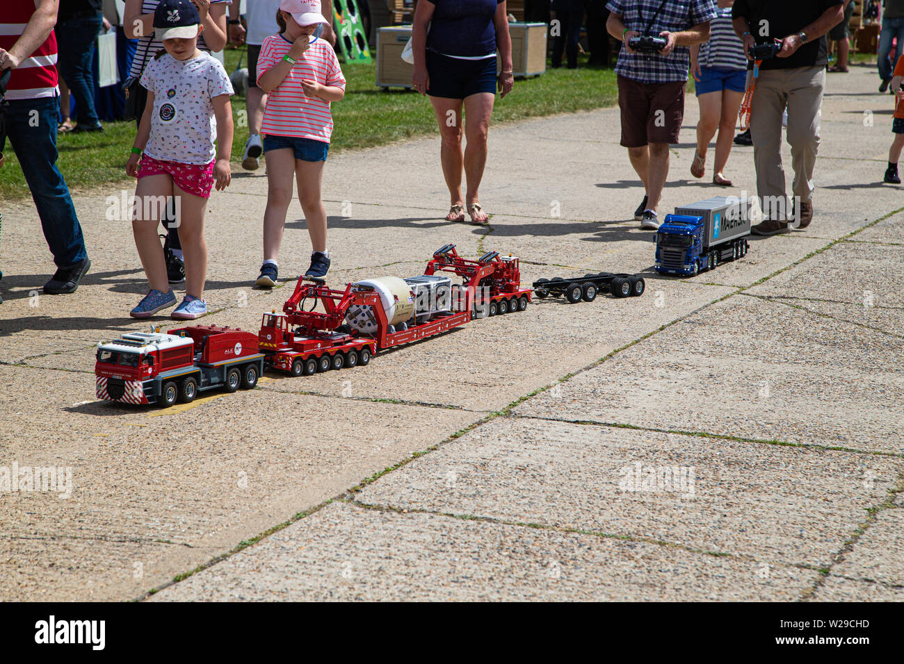 Novantesimo Kent County Show, Detling, 6 luglio 2019. Comandato a distanza carico pesante vettore di trasporto e camion. Foto Stock