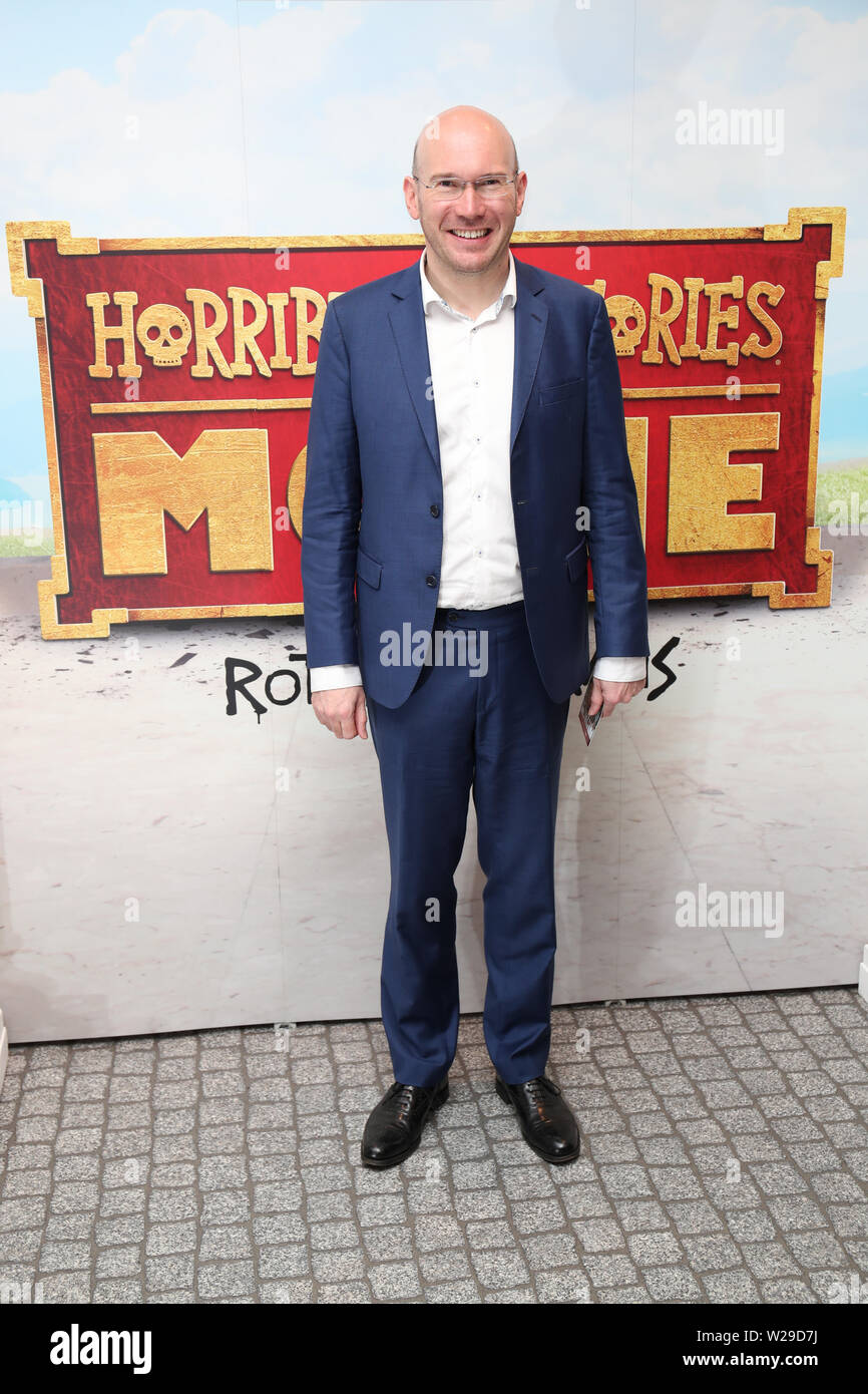 Alex Macqueen partecipando alla premiere di storie orribili del film - il marcio Romani presso l' Odeon Leicester Square, Londra. Foto Stock